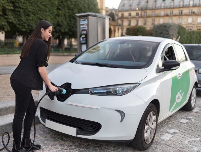 Hybride ou électrique ? Quelle voiture choisir ? 